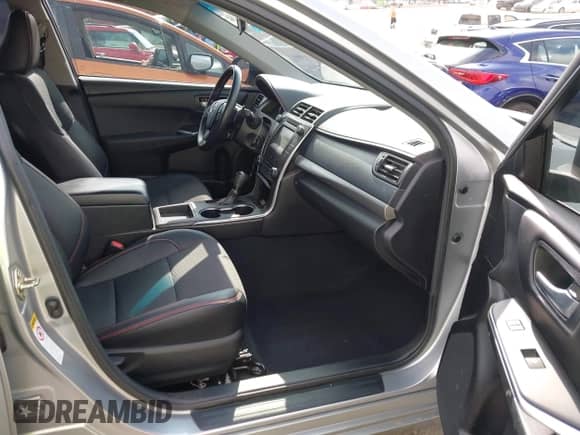 2016 Toyota Camry SE with VIN 4T1BF1FKXGU185596, listed as a IAAI auction lot 43200360 with 84,797 mi miles and . Bid and sale history available at DreamBid. Image 5.