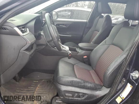 ✅ 2023 Toyota RAV4 XSE • VIN: JTMEB3FV8PD118160 • Lot: 71436925. Wystawiony na Copart z przebiegiem 18 373 mil. Bezpłatny archiwum sprzedaży aukcyjnych z USA i szczegółowy raport historii pojazdu na DreamBid. Zdjęcie 7.