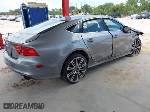 ✅ 2013 Audi A7 Prestige • VIN: WAU2GAFC2DN075879 • Lot: 42863709. Wystawiony na IAAI z przebiegiem 167 185 mil. Bezpłatny archiwum sprzedaży aukcyjnych z USA i szczegółowy raport historii pojazdu na DreamBid. Zdjęcie 4.