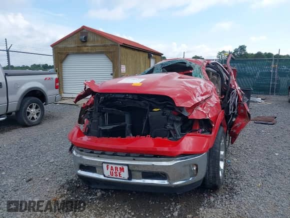 2017 Ram 1500 Laramie z VIN 1C6RR6NG1HS846733, wystawiony jako IAAI lot #42748455 z przebiegiem 106 426 mil mil oraz . Historia ofert i sprzedaży dostępna na DreamBid. Obrazek 6.