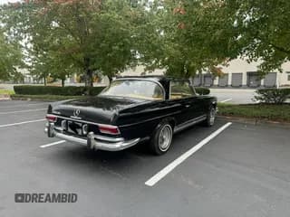 ✅ 1967 Mercedes-Benz 250 • VIN: 250SE086961 • Lot: 77853314. Wystawiony na Copart z przebiegiem 10 933 mil. Bezpłatny archiwum sprzedaży aukcyjnych z USA i szczegółowy raport historii pojazdu na DreamBid. Zdjęcie 4.