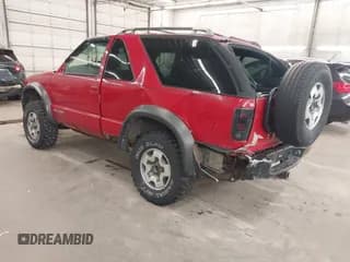 ✅ 1998 Chevrolet Blazer LS • VIN: 1GNCT18W7WK194694 • Lot: 42032297. Wystawiony na IAAI z przebiegiem 166 600 mil. Bezpłatny archiwum sprzedaży aukcyjnych z USA i szczegółowy raport historii pojazdu na DreamBid. Zdjęcie 3.