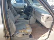 ✅ 2001 Chevrolet Suburban LS • VIN: 3GNEC16T21G214738 • Лот: 42433747. Опубликован ранее на IAAI с пробегом Не указан. Бесплатный доступ к архиву аукционных продаж из США и подробный отчёт об истории автомобиля на DreamBid. Изображение 5.