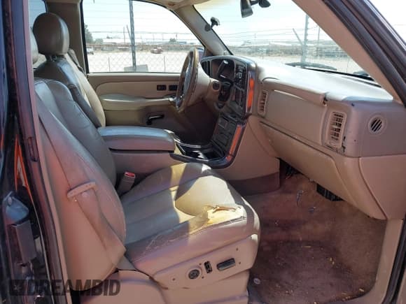 ✅ 2003 GMC Sierra Denali • VIN: 2GTFK69UX31160277 • Lot: 42056509. Listed on IAAI with 191,278 mi. Free auction sales archive from the USA and detailed vehicle history report at DreamBid. Image 5.