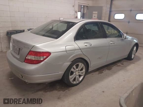 ✅ 2010 Mercedes-Benz C 300 Sport • VIN: WDDGF8BBXAF415454 • Лот: 43854675. Опубликован ранее на IAAI с пробегом 154 790 миль. Бесплатный доступ к архиву аукционных продаж из США и подробный отчёт об истории автомобиля на DreamBid. Изображение 4.