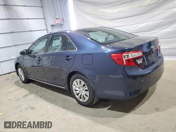 ✅ 2014 Toyota Camry LE • VIN: 4T4BF1FK4ER430864 • Лот: 82240465. Опубликован ранее на Copart с пробегом 139 968 миль. Бесплатный доступ к архиву аукционных продаж из США и подробный отчёт об истории автомобиля на DreamBid. Изображение 2.