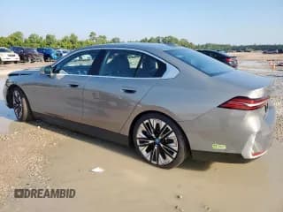 ✅ 2025 BMW i5 • VIN: WBY13HG09SCT34897 • Lot: 68689645. Wystawiony na Copart z przebiegiem 2 075 mil. Bezpłatny archiwum sprzedaży aukcyjnych z USA i szczegółowy raport historii pojazdu na DreamBid. Zdjęcie 2.