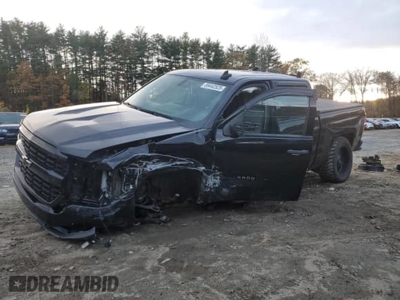 ✅ 2018 Chevrolet Silverado 1500 Custom • VIN: 3GCUKPEC1JG174583 • Лот: 89442525. Опубликован ранее на Copart с пробегом 143 178 миль. Бесплатный доступ к архиву аукционных продаж из США и подробный отчёт об истории автомобиля на DreamBid. Изображение 1.