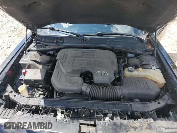 ✅ 2018 Dodge Challenger SXT Plus • VIN: 2C3CDZAG7JH149959 • Lot: 58221464. Wystawiony na Copart z przebiegiem 65 677 mil. Bezpłatny archiwum sprzedaży aukcyjnych z USA i szczegółowy raport historii pojazdu na DreamBid. Zdjęcie 11.