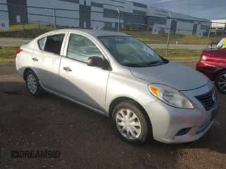 ✅ 2014 Nissan Versa SV • VIN: 3N1CN7AP3EL812554 • Lot: 43749581. Wystawiony na IAAI z przebiegiem 127 723 mil. Bezpłatny archiwum sprzedaży aukcyjnych z USA i szczegółowy raport historii pojazdu na DreamBid. Zdjęcie 1.