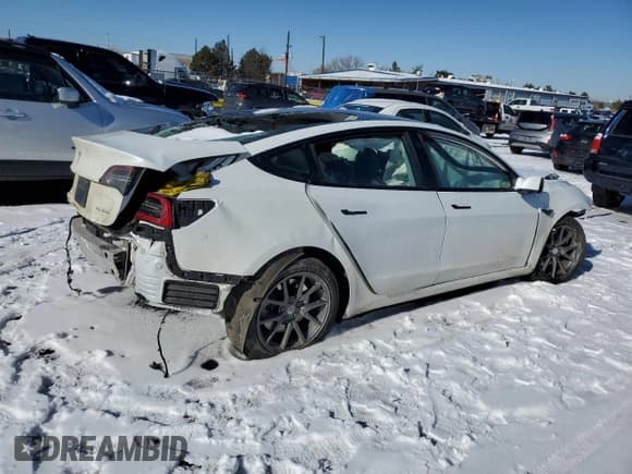 ✅ 2022 Tesla Model 3 Long Range • VIN: 5YJ3E1EB1NF190964 • Lot: 41929155. Wystawiony na Copart z przebiegiem Nie podano. Bezpłatny archiwum sprzedaży aukcyjnych z USA i szczegółowy raport historii pojazdu na DreamBid. Zdjęcie 3.