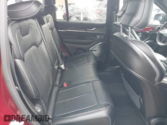 ✅ 2023 Jeep Grand Cherokee Overland • VIN: 1C4RJYD61P8795007 • Lot: 40400871. Listed on IAAI with 11,066 mi. Free auction sales archive from the USA and detailed vehicle history report at DreamBid. Image 8.