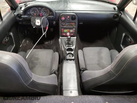 ✅ 1990 Mazda MX-5 Miata Special Edition • VIN: JM1NA3518L0140890 • Лот: 77757114. Опубликован ранее на Copart с пробегом 168 734 миль. Бесплатный доступ к архиву аукционных продаж из США и подробный отчёт об истории автомобиля на DreamBid. Изображение 8.