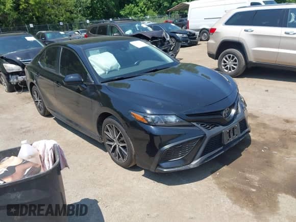 2021 Toyota Camry SE with VIN 4T1G11BK6MU036852, listed as a IAAI auction lot 42590115 with 79,752 mi miles and . Bid and sale history available at DreamBid. Image 1.