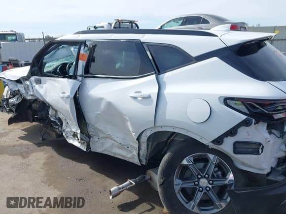 ✅ 2023 Chevrolet Blazer LT • VIN: 3GNKBHR40PS223544 • Lot: 41849062. Listed on IAAI with Not provided. Free auction sales archive from the USA and detailed vehicle history report at DreamBid. Image 14.