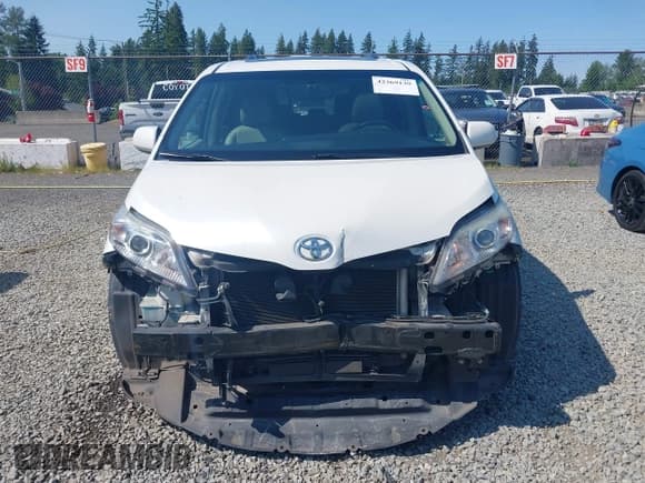 ✅ 2015 Toyota Sienna Limited • VIN: 5TDDK3DC6FS114592 • Lot: 42369139. Listed on IAAI with 134,436 mi. Free auction sales archive from the USA and detailed vehicle history report at DreamBid. Image 6.