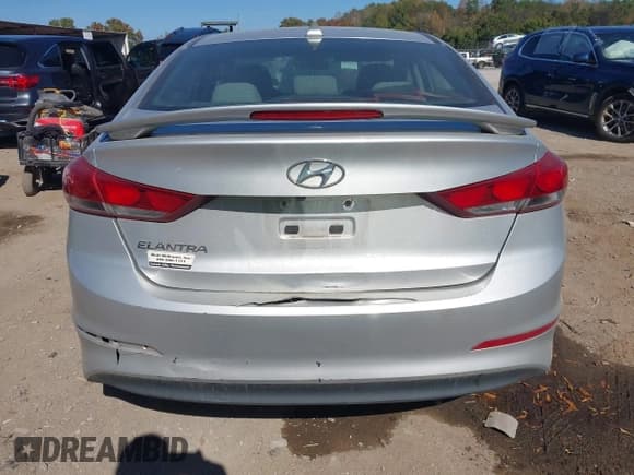 ✅ 2017 Hyundai Elantra SE • VIN: 5NPD84LF2HH176550 • Лот: 43526521. Опубликован ранее на IAAI с пробегом 138 836 миль. Бесплатный доступ к архиву аукционных продаж из США и подробный отчёт об истории автомобиля на DreamBid. Изображение 16.