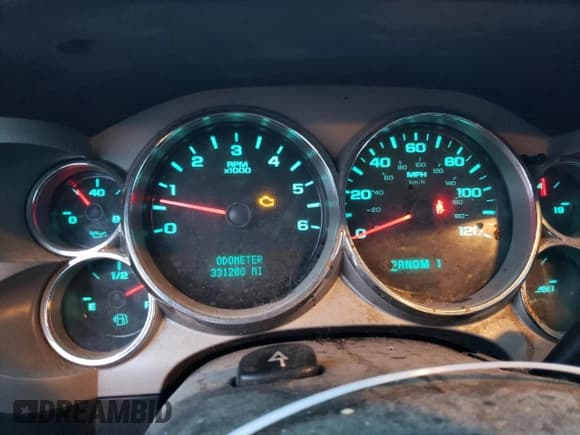 ✅ 2007 Chevrolet Silverado 2500HD Work Truck • VIN: 1GCHK29K37E519621 • Лот: 85595514. Опубликован ранее на Copart с пробегом 331 280 миль. Бесплатный доступ к архиву аукционных продаж из США и подробный отчёт об истории автомобиля на DreamBid. Изображение 9.