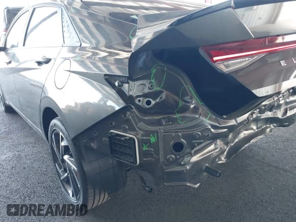 ✅ 2025 Hyundai Elantra Blue • VIN: KMHLM4DJ2SU147116 • Lot: 43028392. Listed on IAAI with 1,320 mi. Free auction sales archive from the USA and detailed vehicle history report at DreamBid. Image 19.