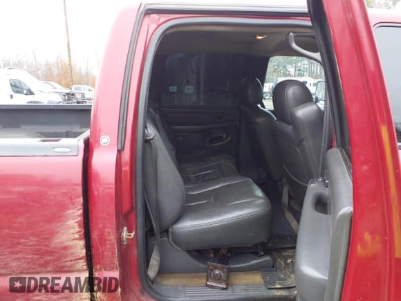 ✅ 2004 Chevrolet Silverado 2500HD LS • VIN: 1GCHK232X4F178622 • Лот: 43741632. Опубликован ранее на IAAI с пробегом 285 124 миль. Бесплатный доступ к архиву аукционных продаж из США и подробный отчёт об истории автомобиля на DreamBid. Изображение 8.