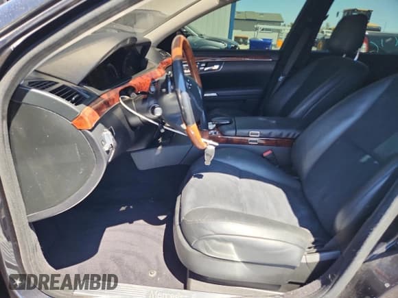 ✅ 2009 Mercedes-Benz S 550 • VIN: WDDNG71X09A251720 • Lot: 65935015. Wystawiony na Copart z przebiegiem Nie podano. Bezpłatny archiwum sprzedaży aukcyjnych z USA i szczegółowy raport historii pojazdu na DreamBid. Zdjęcie 7.