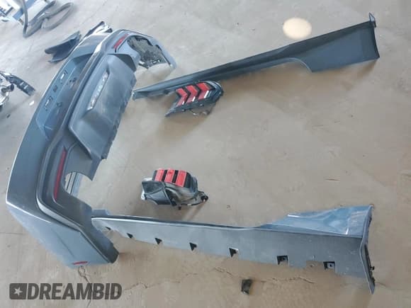 ✅ 2024 Ford Mustang EcoBoost Premium • VIN: 1FAGP8UH4R5118812 • Lot: 91237965. Listed on Copart with 10,682 mi. Free auction sales archive from the USA and detailed vehicle history report at DreamBid. Image 12.