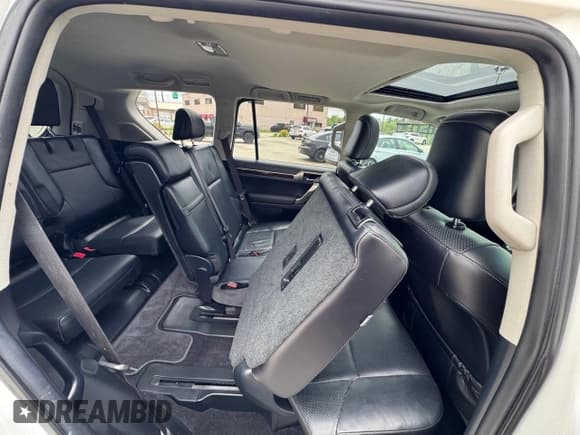 ✅ 2014 Lexus GX 460 Luxury • VIN: JTJJM7FX5E5072387 • Lot: 57472995. Wystawiony na Copart z przebiegiem 161 457 mil. Bezpłatny archiwum sprzedaży aukcyjnych z USA i szczegółowy raport historii pojazdu na DreamBid. Zdjęcie 6.