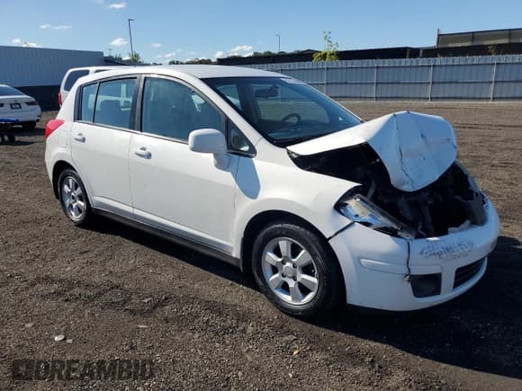 ✅ 2008 Nissan Versa SL • VIN: 3N1BC13E68L451254 • Lot: 69705855. Wystawiony na Copart z przebiegiem 249 801 mil. Bezpłatny archiwum sprzedaży aukcyjnych z USA i szczegółowy raport historii pojazdu na DreamBid. Zdjęcie 4.