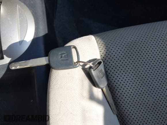 ✅ 2007 Honda Fit • VIN: JHMGD38477S012221 • Lot: 43238826. Wystawiony na IAAI z przebiegiem 124 223 mil. Bezpłatny archiwum sprzedaży aukcyjnych z USA i szczegółowy raport historii pojazdu na DreamBid. Zdjęcie 11.