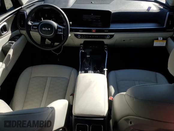 ✅ 2025 Kia Sorento X-Line EX • VIN: 5XYRHDJF4SG325645 • Lot: 41729565. Wystawiony na Copart z przebiegiem 344 mil. Bezpłatny archiwum sprzedaży aukcyjnych z USA i szczegółowy raport historii pojazdu na DreamBid. Zdjęcie 8.