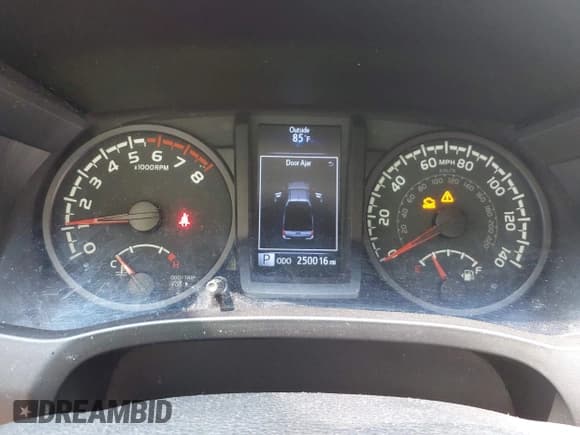 ✅ 2020 Toyota Tacoma SR • VIN: 3TYSX5ENXLT001202 • Lot: 42781126. Listed on IAAI with 250,016 mi. Free auction sales archive from the USA and detailed vehicle history report at DreamBid. Image 7.