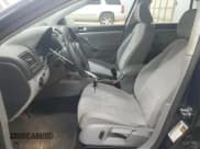 ✅ 2009 Volkswagen Jetta S • VIN: 3VWJM71K49M136205 • Lot: 91372795. Wystawiony na Copart z przebiegiem 152 409 mil. Bezpłatny archiwum sprzedaży aukcyjnych z USA i szczegółowy raport historii pojazdu na DreamBid. Zdjęcie 7.