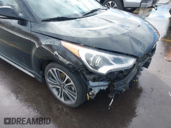 ✅ 2016 Hyundai Veloster Turbo Rally Edition • VIN: KMHTC6AE9GU255472 • Lot: 41583533. Wystawiony na IAAI z przebiegiem 138 094 mil. Bezpłatny archiwum sprzedaży aukcyjnych z USA i szczegółowy raport historii pojazdu na DreamBid. Zdjęcie 17.