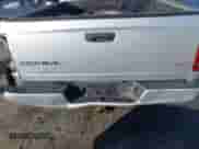 2003 Dodge 1500 ST z VIN 1D7HA18Z03J556595, wystawiony jako IAAI lot #41339381 z przebiegiem 208 834 mil mil oraz . Historia ofert i sprzedaży dostępna na DreamBid. Obrazek 17.