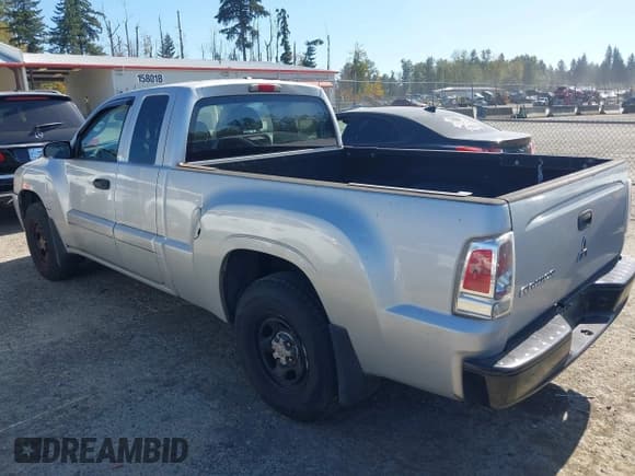 ✅ 2007 Mitsubishi Raider LS • VIN: 1Z7HC22K67S265500 • Лот: 43283446. Опубликован ранее на IAAI с пробегом 114 084 миль. Бесплатный доступ к архиву аукционных продаж из США и подробный отчёт об истории автомобиля на DreamBid. Изображение 3.