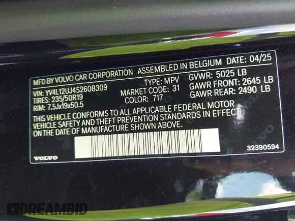 ✅ 2025 Volvo XC40 Core Bright Theme • VIN: YV4L12UJ4S2608309 • Lot: 43636427. Listed on IAAI with 13,050 mi. Free auction sales archive from the USA and detailed vehicle history report at DreamBid. Image 9.