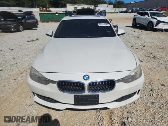 ✅ 2013 BMW 3 Series 328i xDrive • VIN: WBA3B5C59DF590937 • Lot: 86144035. Listed on Copart with 100,173 mi. Free auction sales archive from the USA and detailed vehicle history report at DreamBid. Image 5.