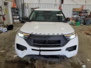 ✅ 2022 Ford Explorer • VIN: 1FMSK7BH8NGA18125 • Lot: 52242975. Wystawiony na Copart z przebiegiem 35 127 mil. Bezpłatny archiwum sprzedaży aukcyjnych z USA i szczegółowy raport historii pojazdu na DreamBid. Zdjęcie 5.