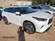 ✅ 2024 Toyota Highlander XSE • VIN: 5TDKDRAH4RS052389 • Lot: 43370259. Listed on IAAI with 36,786 mi. Free auction sales archive from the USA and detailed vehicle history report at DreamBid. Image 1.