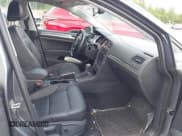 ✅ 2019 Volkswagen Golf S • VIN: 3VWH17AUXKM506457 • Lot: 42906860. Wystawiony na IAAI z przebiegiem 113 819 mil. Bezpłatny archiwum sprzedaży aukcyjnych z USA i szczegółowy raport historii pojazdu na DreamBid. Zdjęcie 5.