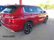 2024 Mitsubishi Outlander SE z VIN JA4J3VA85RZ076605, wystawiony jako IAAI lot #43430661 z przebiegiem 43 371 mil mil oraz . Historia ofert i sprzedaży dostępna na DreamBid. Obrazek 4.