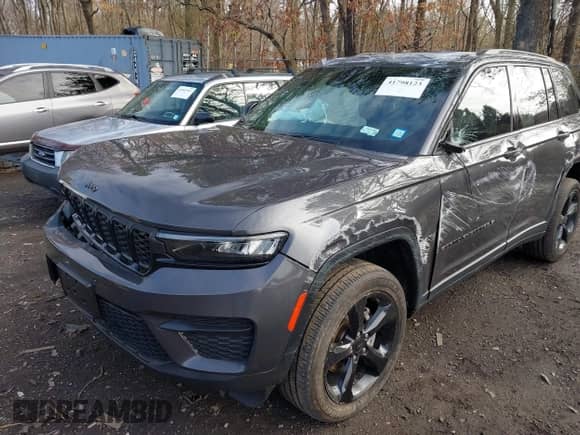 2023 Jeep Grand Cherokee Altitude с VIN 1C4RJHAG3PC547500, выставлен на аукционе IAAI как лот 41798123 с пробегом 28 472 миль миль и . История ставок и продаж доступна на DreamBid. Изображение 6.