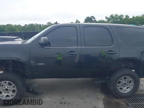 ✅ 2012 Chevrolet Tahoe LS • VIN: 1GNSKAE01CR289737 • Лот: 42341563. Опубликован ранее на IAAI с пробегом 199 766 миль. Бесплатный доступ к архиву аукционных продаж из США и подробный отчёт об истории автомобиля на DreamBid. Изображение 14.