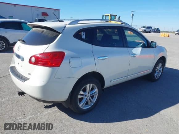 ✅ 2013 Nissan Rogue SL • VIN: JN8AS5MTXDW016746 • Lot: 43517951. Wystawiony na IAAI z przebiegiem 142 493 mil. Bezpłatny archiwum sprzedaży aukcyjnych z USA i szczegółowy raport historii pojazdu na DreamBid. Zdjęcie 4.