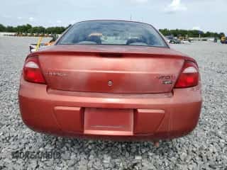 2005 Dodge Neon SXT z VIN 1B3ES56C05D107713, wystawiony jako Copart lot #59568885 z przebiegiem 79 441 mil mil oraz Szkoda całkowita • Salvage title. Historia ofert i sprzedaży dostępna na DreamBid. Obrazek 6.