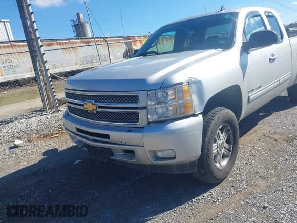 ✅ 2013 Chevrolet Silverado 1500 LT • VIN: 1GCRKSE74DZ388693 • Лот: 43588511. Опубликован ранее на IAAI с пробегом 295 155 миль. Бесплатный доступ к архиву аукционных продаж из США и подробный отчёт об истории автомобиля на DreamBid. Изображение 6.