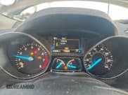 ✅ 2018 Ford Escape SE • VIN: 1FMCU9GD3JUC25422 • Lot: 95835625. Wystawiony na Copart z przebiegiem 93 399 mil. Bezpłatny archiwum sprzedaży aukcyjnych z USA i szczegółowy raport historii pojazdu na DreamBid. Zdjęcie 9.