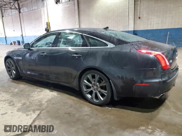 ✅ 2013 Jaguar XJ • VIN: SAJWJ1CD0D8V51078 • Lot: 46449265. Wystawiony na Copart z przebiegiem 131 438 mil. Bezpłatny archiwum sprzedaży aukcyjnych z USA i szczegółowy raport historii pojazdu na DreamBid. Zdjęcie 2.