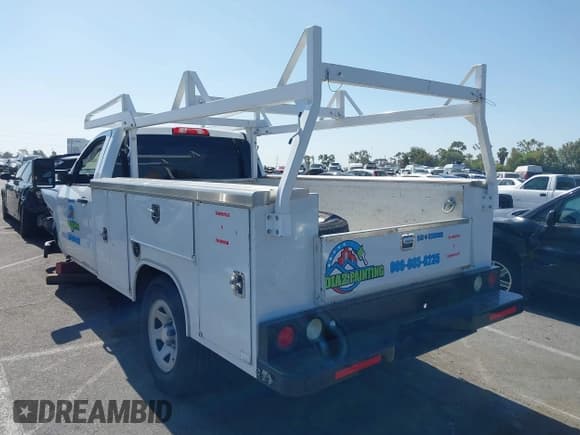 ✅ 2018 Chevrolet Silverado 1500 • VIN: 1GBNCNECXJZ227646 • Лот: 42517665. Опубликован ранее на IAAI с пробегом 216 909 миль. Бесплатный доступ к архиву аукционных продаж из США и подробный отчёт об истории автомобиля на DreamBid. Изображение 3.