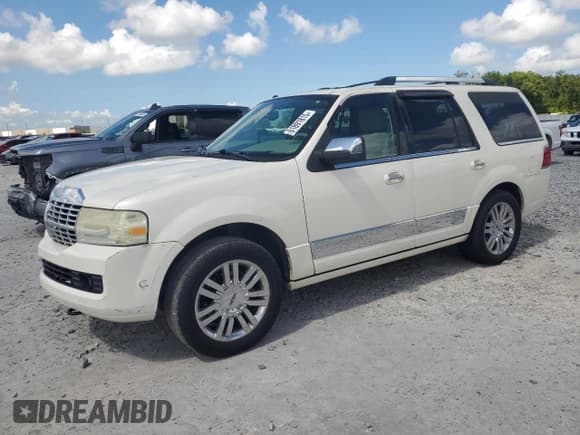 ✅ 2007 Lincoln Navigator • VIN: 5LMFU27567LJ12959 • Lot: 61891815. Wystawiony na Copart z przebiegiem 217 307 mil. Bezpłatny archiwum sprzedaży aukcyjnych z USA i szczegółowy raport historii pojazdu na DreamBid. Zdjęcie 1.